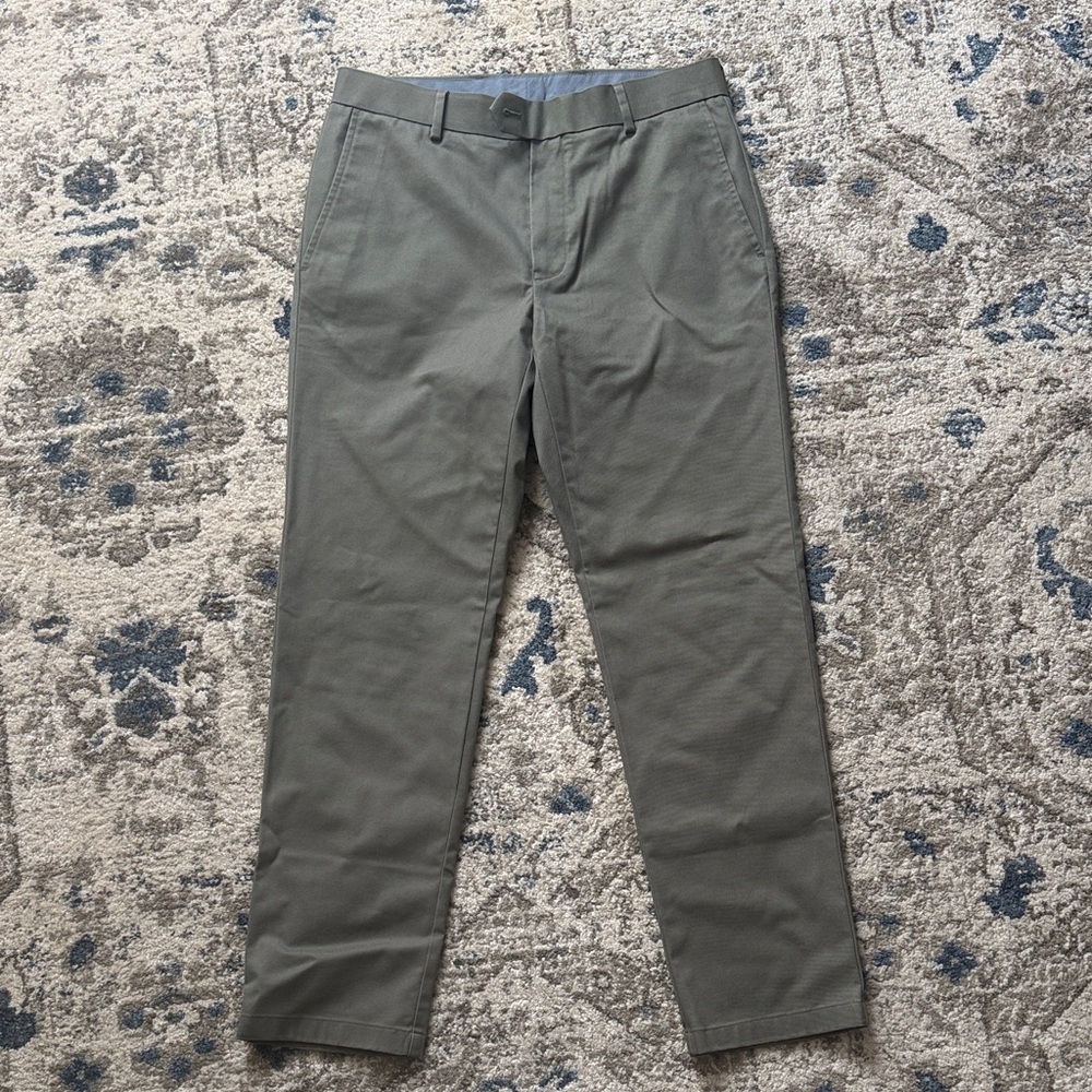 Ultimate Non-Iron Chinos - Sage Green